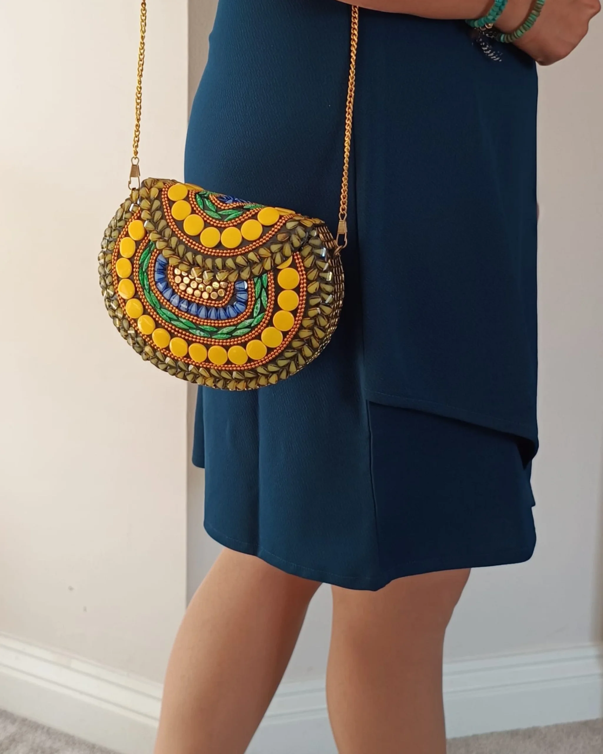 Women Trendy Metal Clutch Hand Bag - Image 15