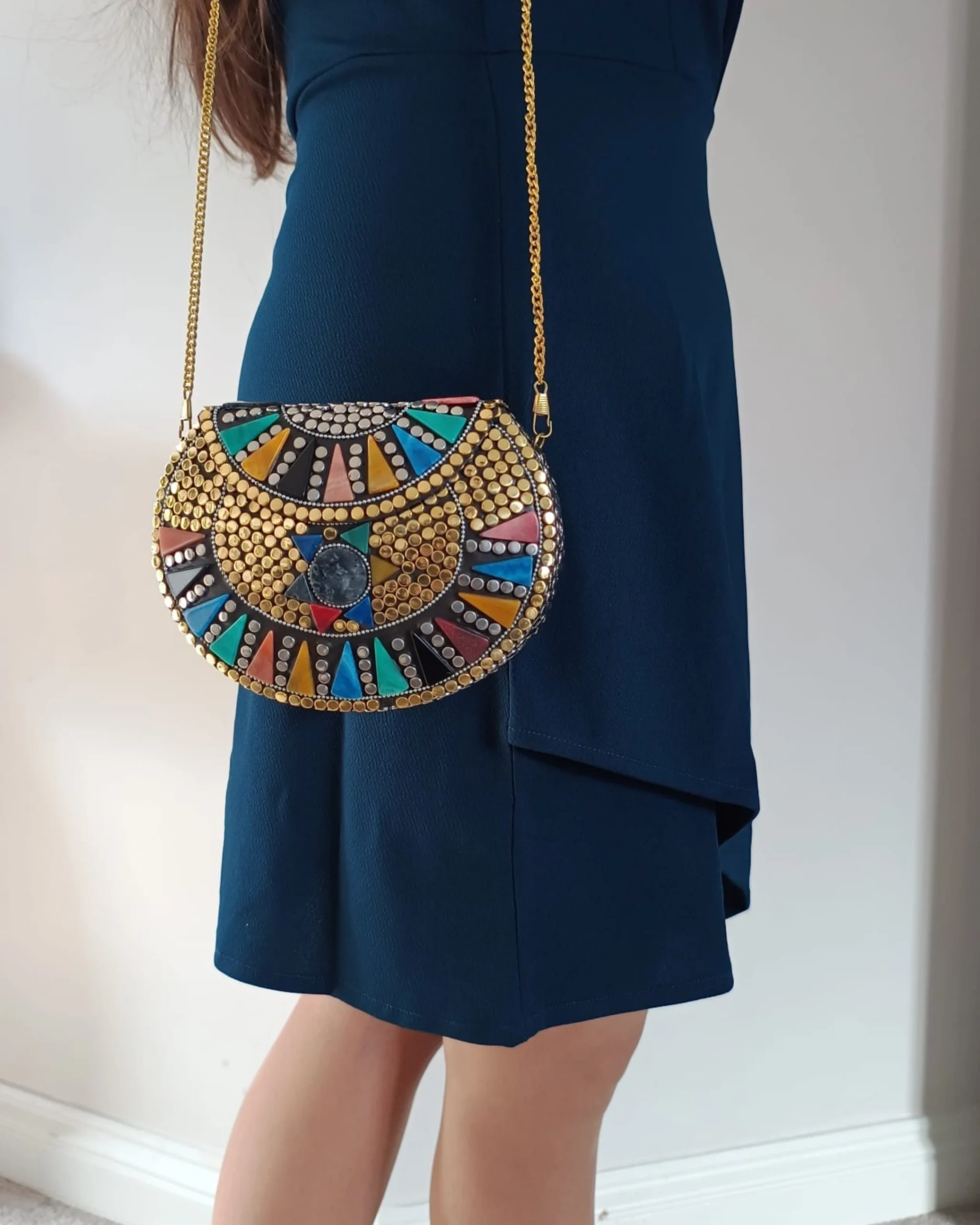 Women Trendy Metal Clutch Hand Bag - Image 9