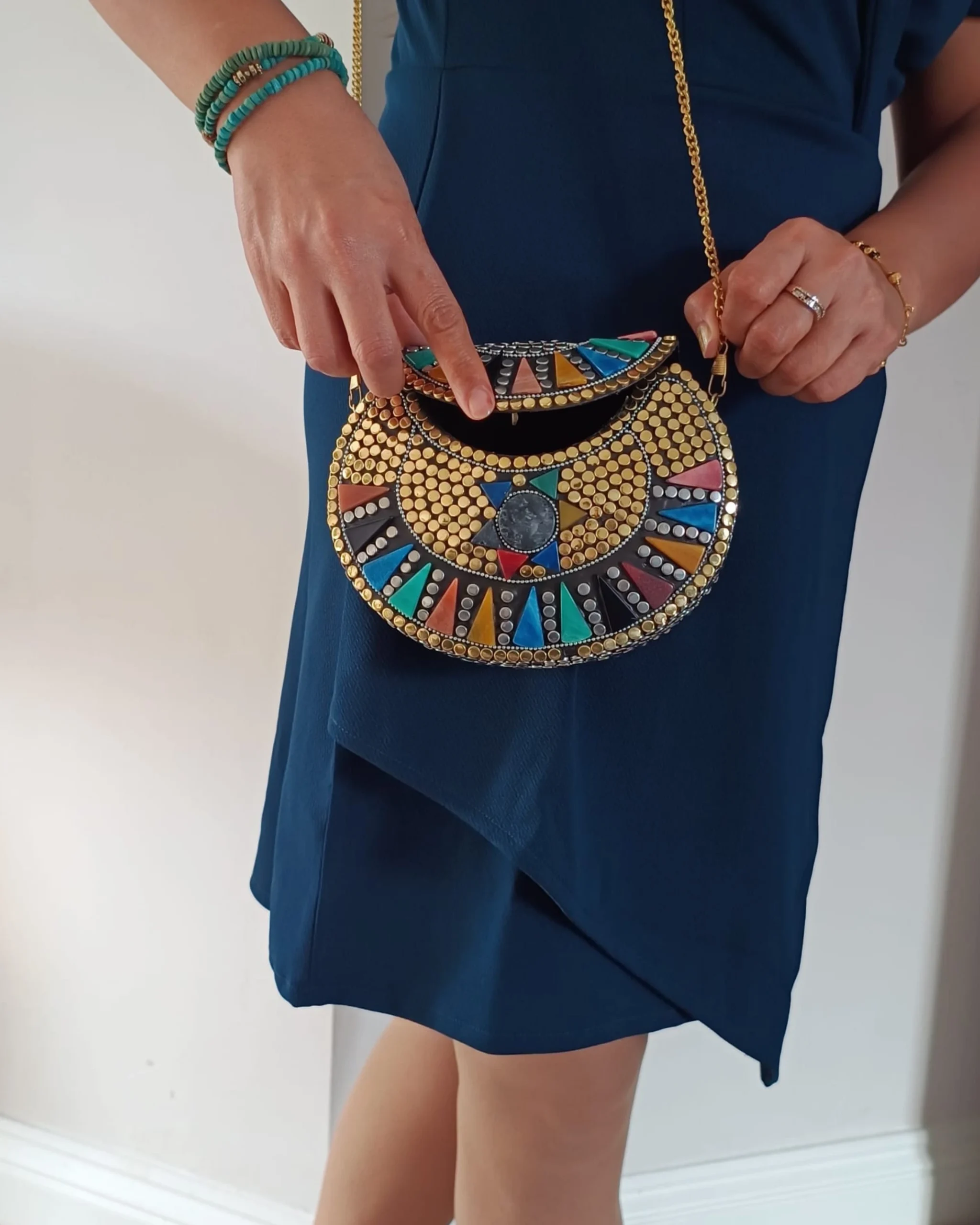 Women Trendy Metal Clutch Hand Bag - Image 10